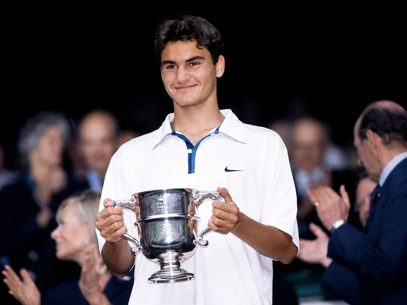 Hành trình của Roger Federer bắt đầu từ một tài năng trẻ Thụy Sĩ trước khi vươn tới đỉnh cao tennis thế giới